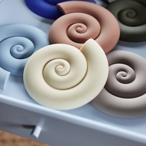 Silikonová podložka pod hrnec 15x16,5 cm Nautilus – OYOY Living Design-image-2