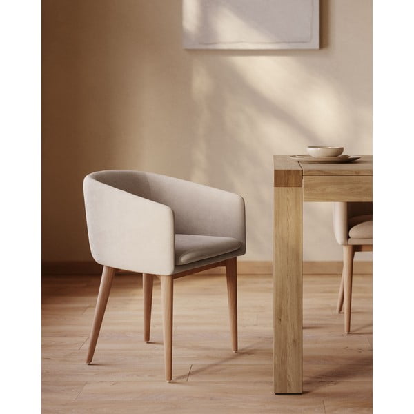 Krémové čalouněné jídelní křeslo s područkami Harlan – Kave Home-image-1