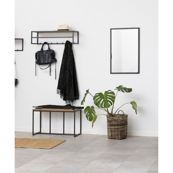 Nástěnný věšák v dekoru dubu s poličkou v černo-přírodní barvě Seaford – Actona-image-3