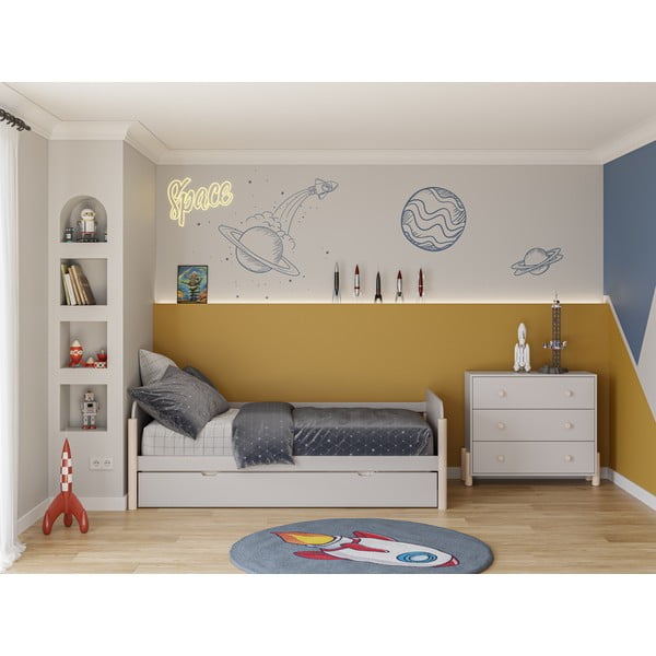 Krémová nízká dětská komoda z borovicového dřeva 90x80 cm Enola – Marckeric-image-1