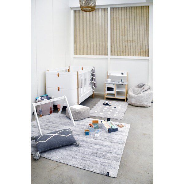 Šedý pratelný ručně tkaný bavlněný dětský koberec 70x100 cm Mini Biscuit Pearl Grey – Lorena Canals-image-3