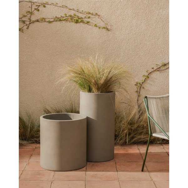 Betonový obal na květináč ø 52 cm Aiguablava – Kave Home-image-1