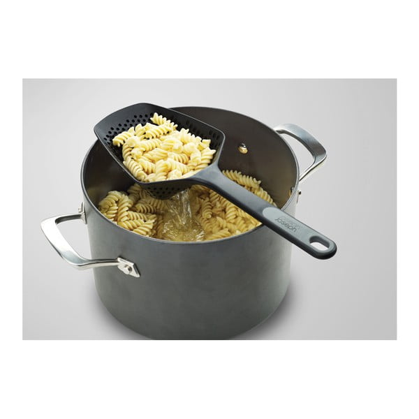 Černá cedníková lžíce Joseph Joseph Scoop-image-1
