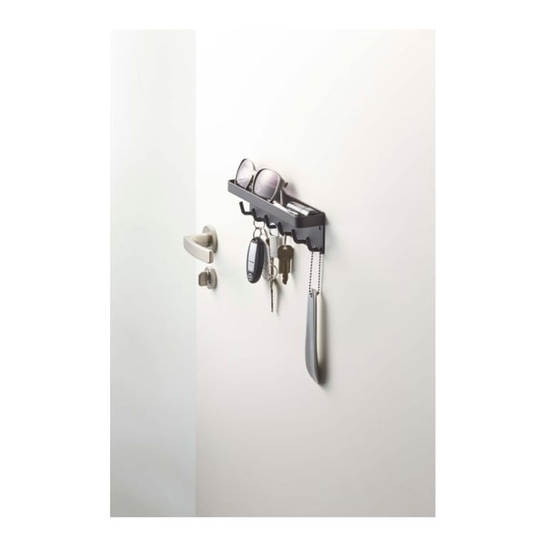 Černý nástěnný věšák na klíče s poličkou YAMAZAKI Smart-image-4