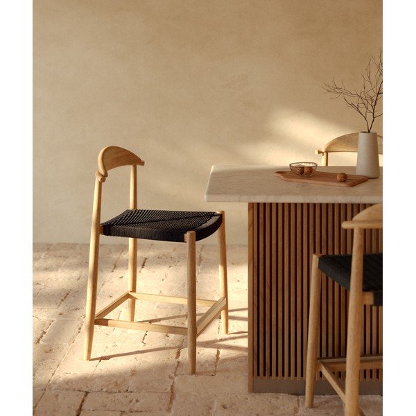 Černá/v přírodní barvě dřevěná zahradní barová židle Nina – Kave Home-image-1