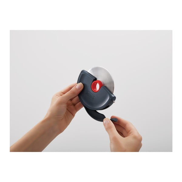 Silikonovo-nerezový kráječ na pizzu Disc – Joseph Joseph-image-3