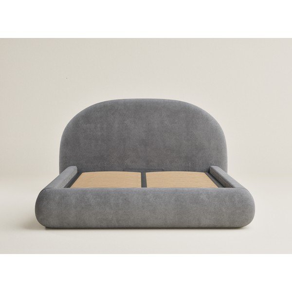 Šedá čalouněná dvoulůžková postel s úložným prostorem s roštem 160x200 cm Maumere – Maison de Rêve-image-2