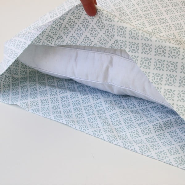 Sada 2 černých povlaků na polštář Happy Friday Basic, 50 x 80 cm-image-1