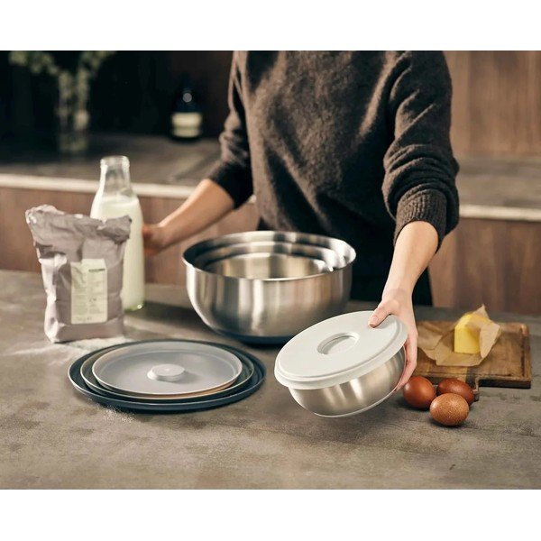 Nerezové mísy v sadě 4 ks ve stříbrné barvě ø 28,5 cm Nest Prep&Store – Joseph Joseph-image-1