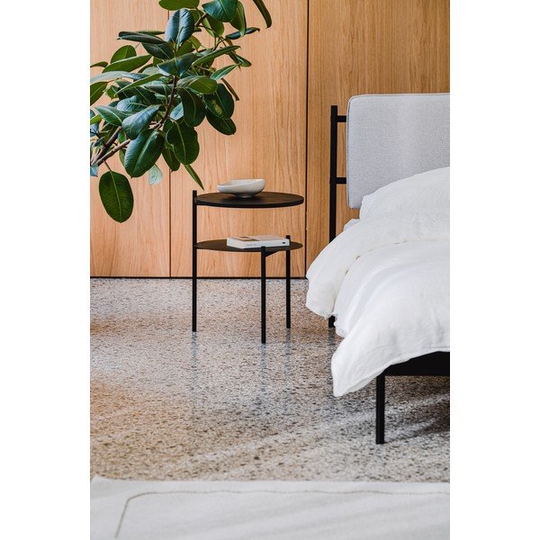 Černý noční stolek s deskou v dubovém dekoru Tu – noo.ma-image-2