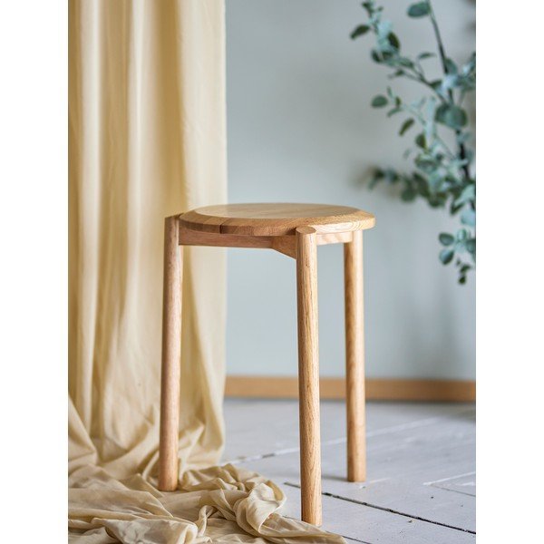 Stolička z dubového dřeva v přírodní barvě Gil – Bloomingville-image-1