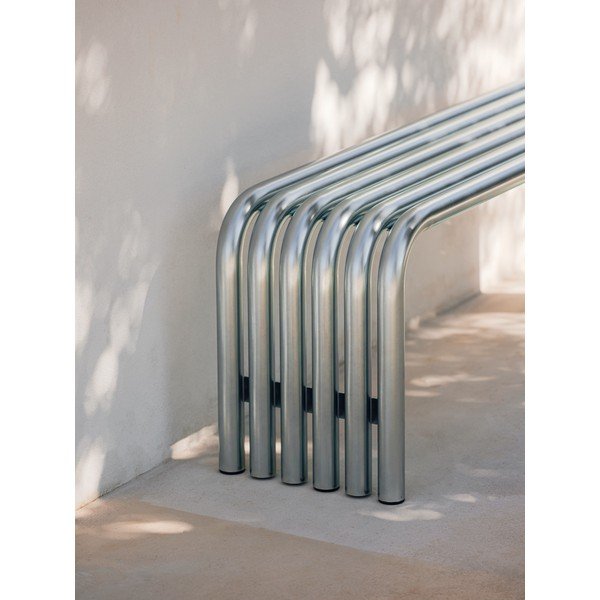 Kovová zahradní lavice ve stříbrné barvě Nokk – noo.ma-image-3