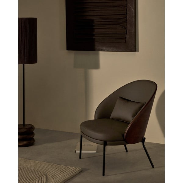 Hnědé křeslo z imitace kůže Eamy – Kave Home-image-1