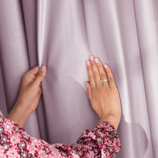 Světle růžový sametový dimout závěs 140x270 cm Eyelets – Restilo-image-3