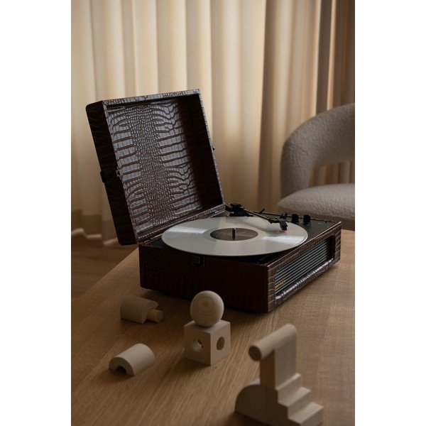 Hnědý gramofon Crosley Voyager Croc-image-1