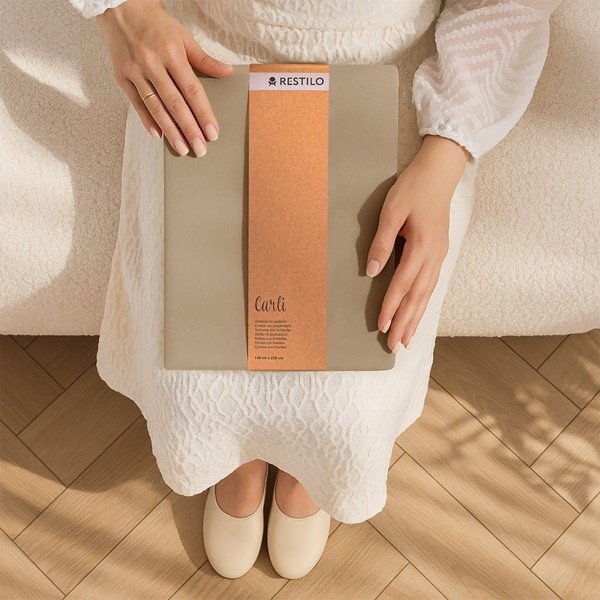 Béžový dimout závěs 140x270 cm Carli – Restilo-image-4