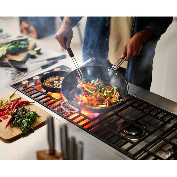 Wok pánev s keramickým povrchem ø 32 cm Space – Joseph Joseph-image-1