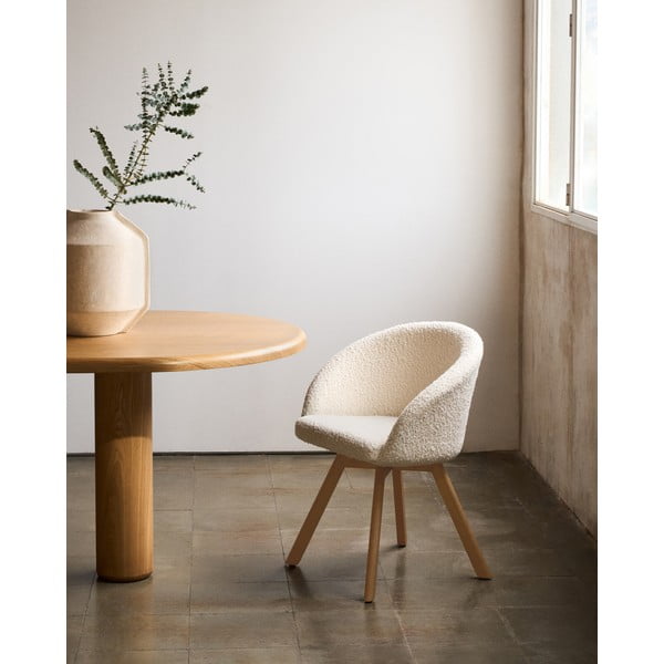 Krémové čalouněné jídelní křeslo Marvin – Kave Home-image-1