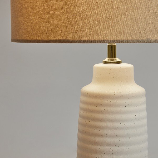 Bílá stolní lampa s textilním stínidlem (výška 58 cm) Mijal – Kave Home-image-1