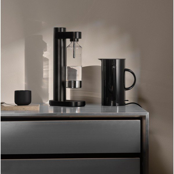 Černá plastová rychlovarná konvice 1,5 l EM77 – Stelton-image-1