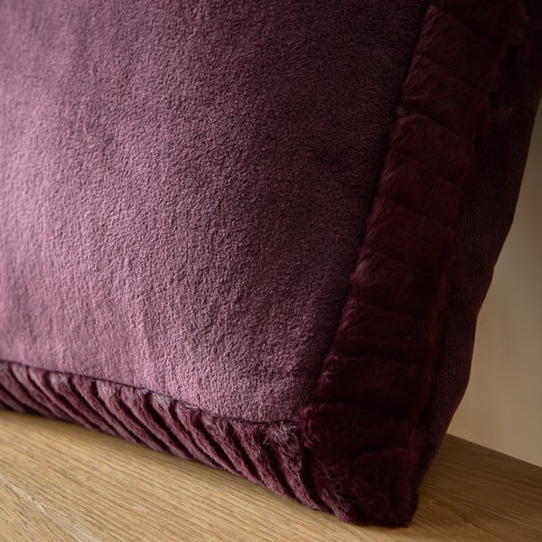 Dekorační polštář z mikroplyše 55x55 cm Velvet and Faux Fur – Catherine Lansfield-image-2