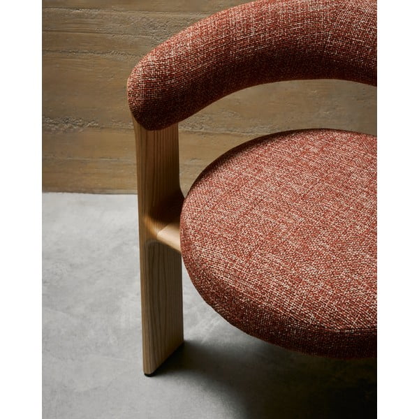 Jídelní křeslo s područkami z jasanového dřeva v přírodní barvě/v terakotové barvě Granite – Kave Home-image-2