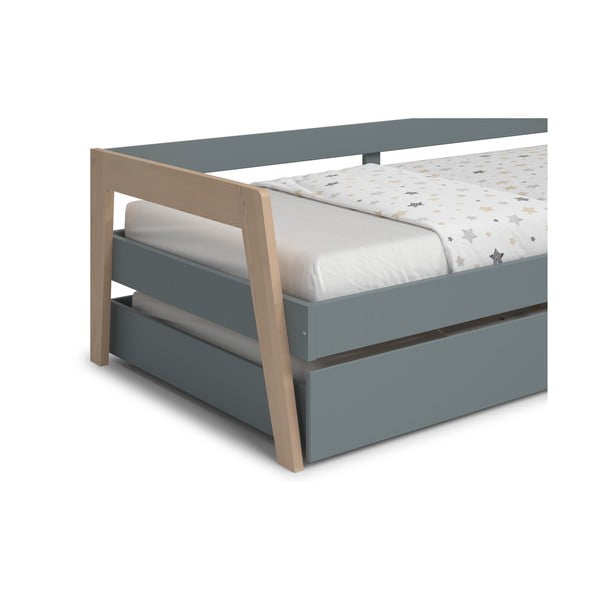 Zelená/šedozelená dětská postel z borovicového dřeva s výsuvným lůžkem s úložným prostorem s roštem 90x200 cm Carrie – Marckeric-image-1