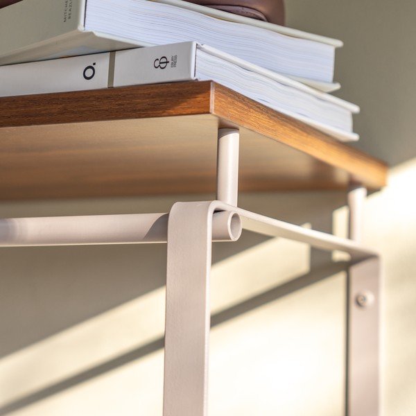 Ocelový nástěnný věšák v přírodní barvě/taupe s poličkou 70 cm Rex – Spinder Design-image-2