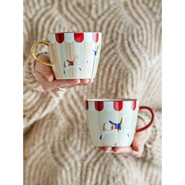 Krémové hrnky s vánočním motivem z kameniny v sadě 2 ks 300 ml Merry-go-round – Bloomingville-image-1