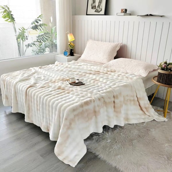 Krémový přehoz z mikroplyše 150x200 cm Victory – My House