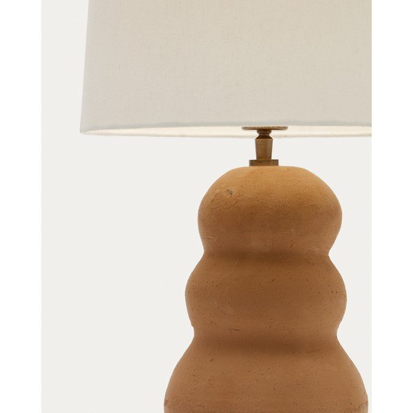 Kamenná stolní lampa v přírodní barvě s textilním stínidlem (výška 55 cm) Madsen – Kave Home-image-3