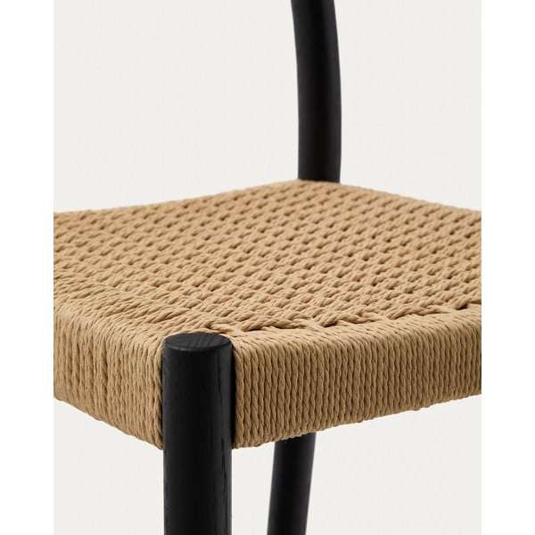 Černá/v přírodní barvě barová židle z dubového dřeva (výška sedáku 65 cm) Yalia – Kave Home-image-2