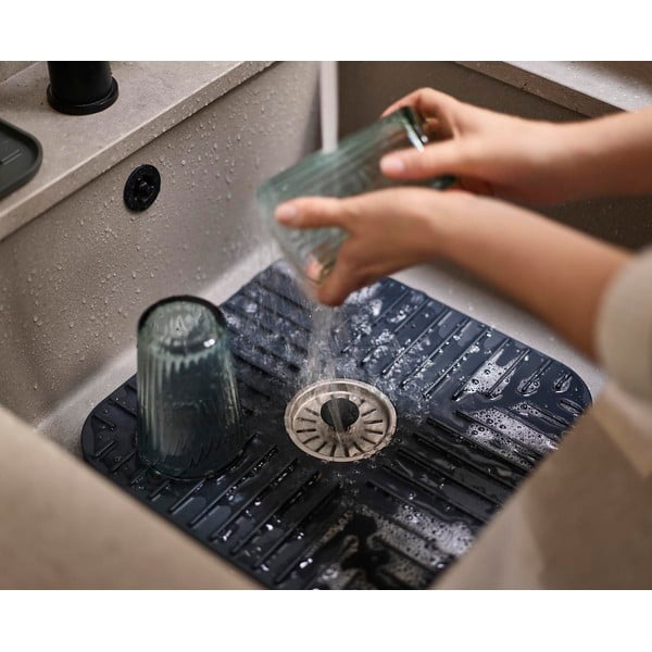 Protiskluzová podložka do dřezu 30x30 cm SinkShield – Joseph Joseph-image-1