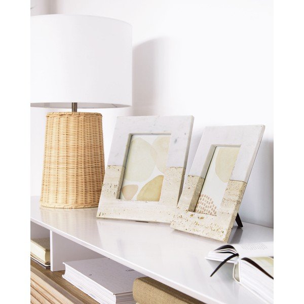 Bílý kamenný stojací rámeček 18x23 cm Uria – Kave Home-image-1
