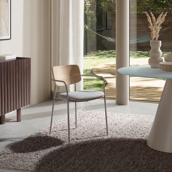 Světle šedá/v přírodní barvě čalouněná jídelní křesla v sadě s područkami Nour – MOME-image-1