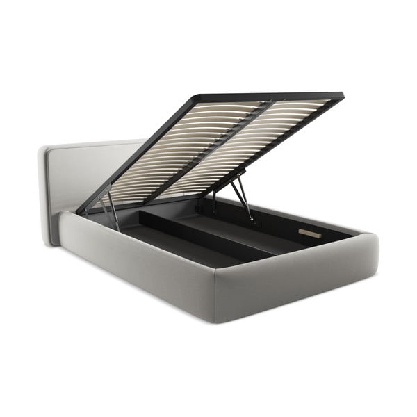 Světle šedá čalouněná dvoulůžková postel s úložným prostorem s roštem 140x200 cm Kiana – Makamii-image-3