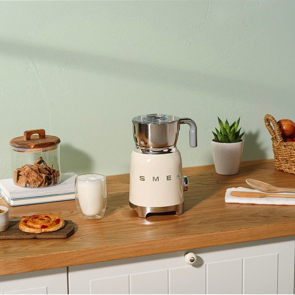Béžový elektrický šlehač mléka 50's Retro Style  – SMEG-image-3