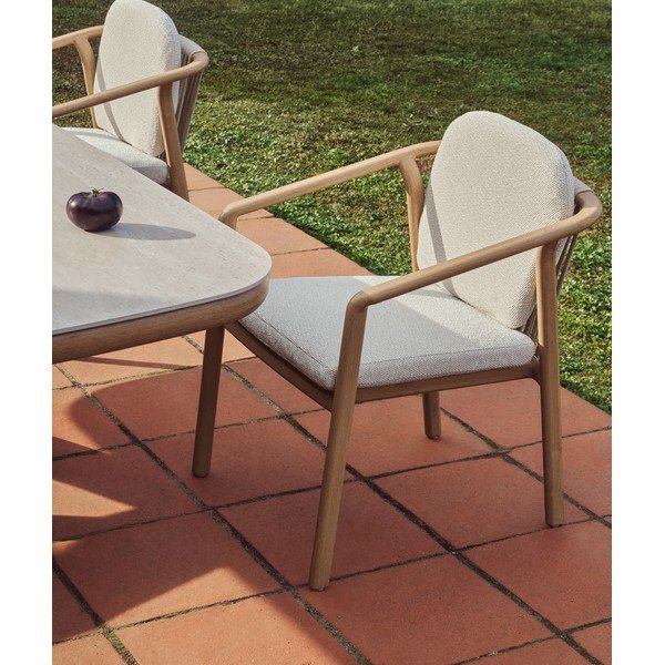 Krémová/v přírodní barvě polstrovaná zahradní židle Sirte – Kave Home-image-1