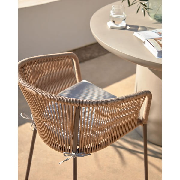 Béžová kovová/polstrovaná zahradní židle Yanet – Kave Home-image-3