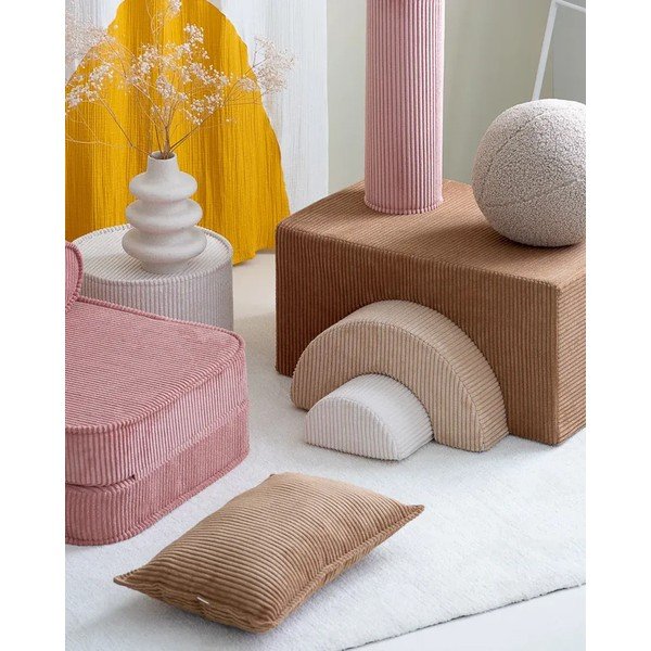 Hnědý manšestrový dětský pohovkový polštář Bolster – Wigiwama-image-2