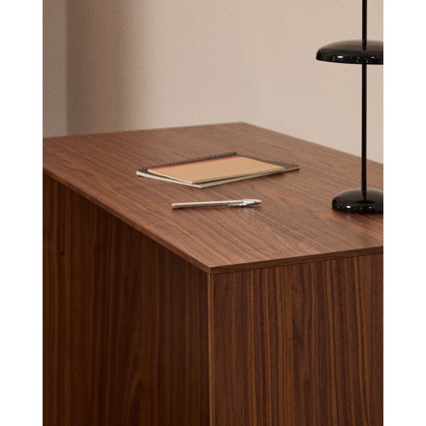 Pracovní stůl v dekoru ořechu 60x140 cm Litto – Kave Home-image-3