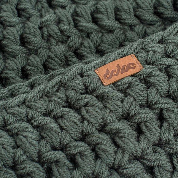 Olivově zelený ručně háčkovaný kruhový nákrčník DOKE Tommy-image-1