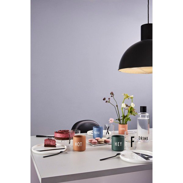 Tmavě zelený porcelánový hrnek 300 ml Hey – Design Letters-image-3