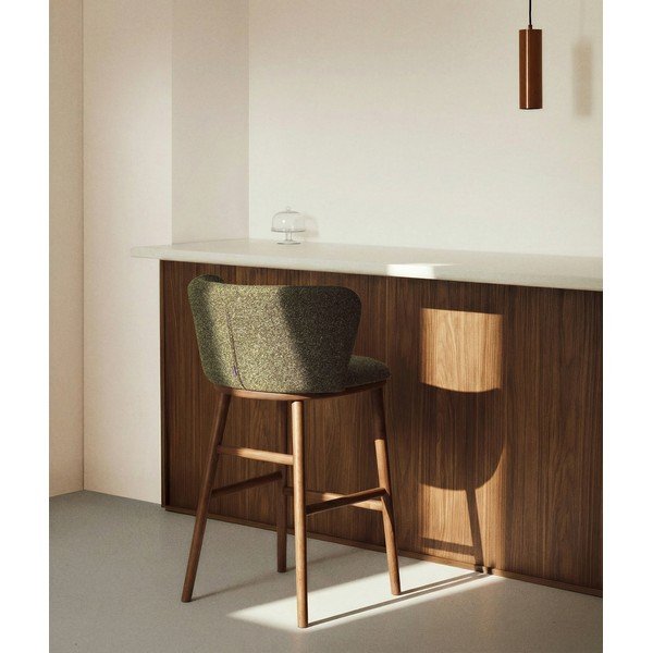Tmavě zelená čalouněná barová židle (výška sedáku 65 cm) Ciselia – Kave Home-image-1