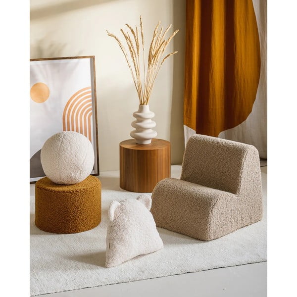 Krémový dětský pohovkový polštář z textilie bouclé Bear – Wigiwama-image-4