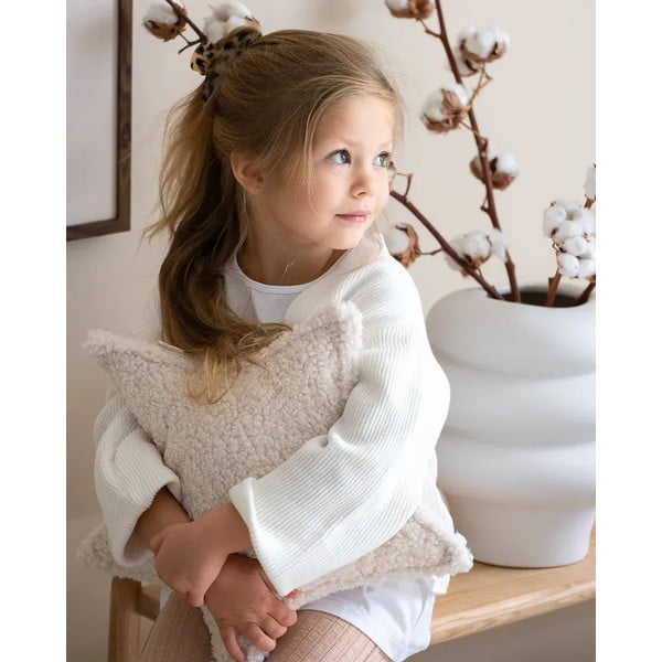 Krémový dětský pohovkový polštář z textilie bouclé Star – Wigiwama-image-2