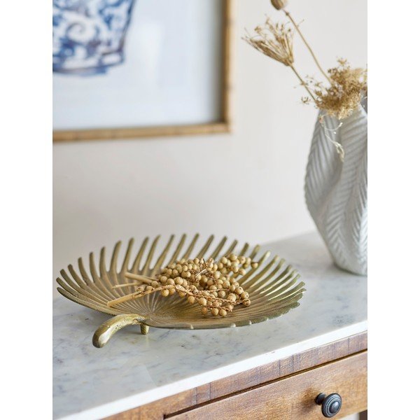 Kovový dekorativní tác Lillie – Bloomingville-image-1