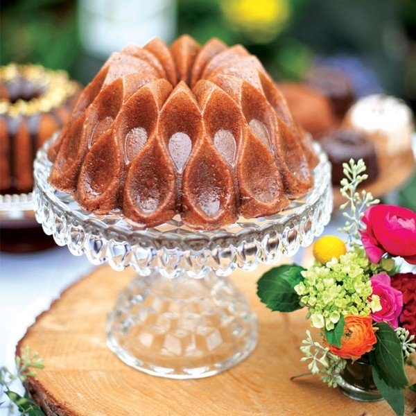 Forma na bábovku ve zlaté barvě Nordic Ware Crown, ⌀ 25 cm-image-2