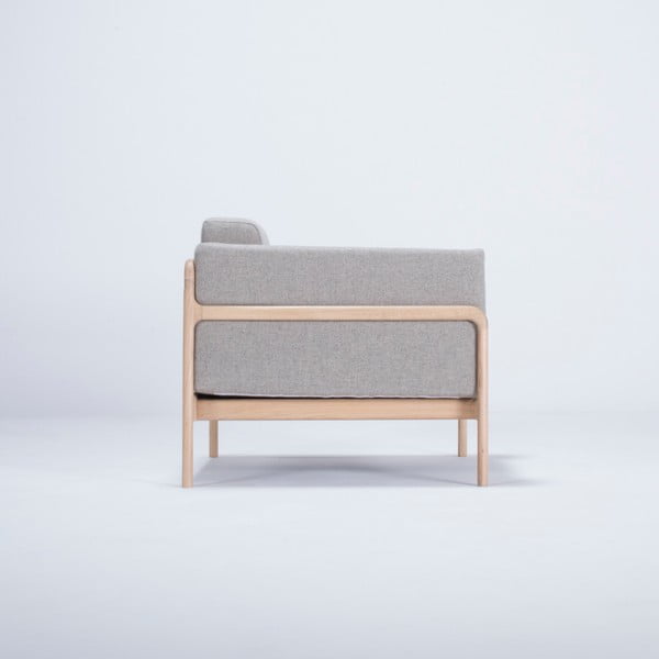 Křeslo s konstrukcí z dubového dřeva s šedým textilním sedákem Gazzda Fawn-image-4