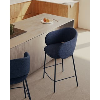 Tmavě modrá barová židle (výška sedáku 65 cm) Maina – Kave Home